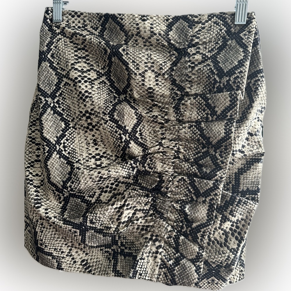 ZARA🪷🌸Snake Print Mini Skirt